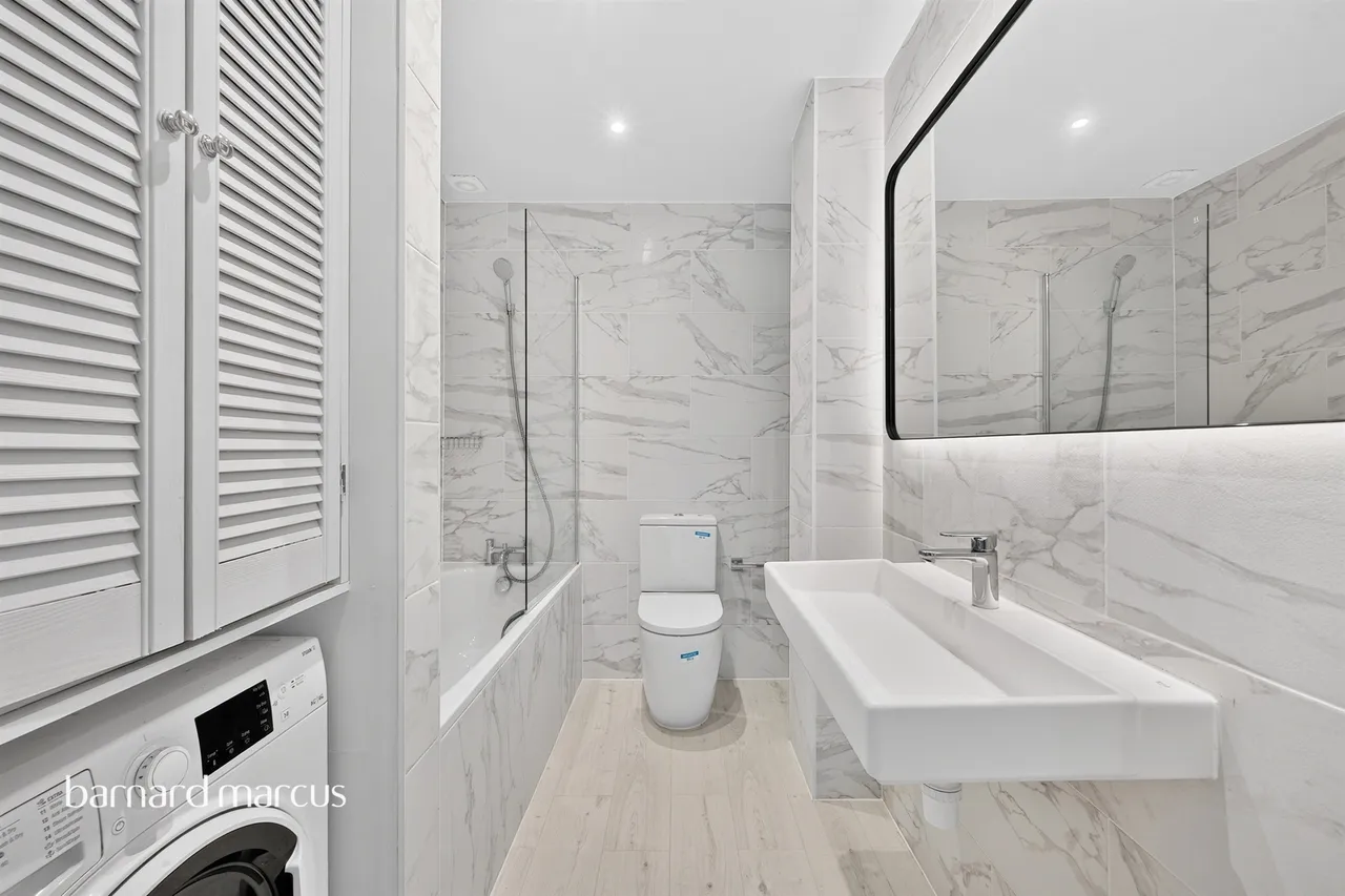 2 bed flat for sale — Malden Road, New Malden