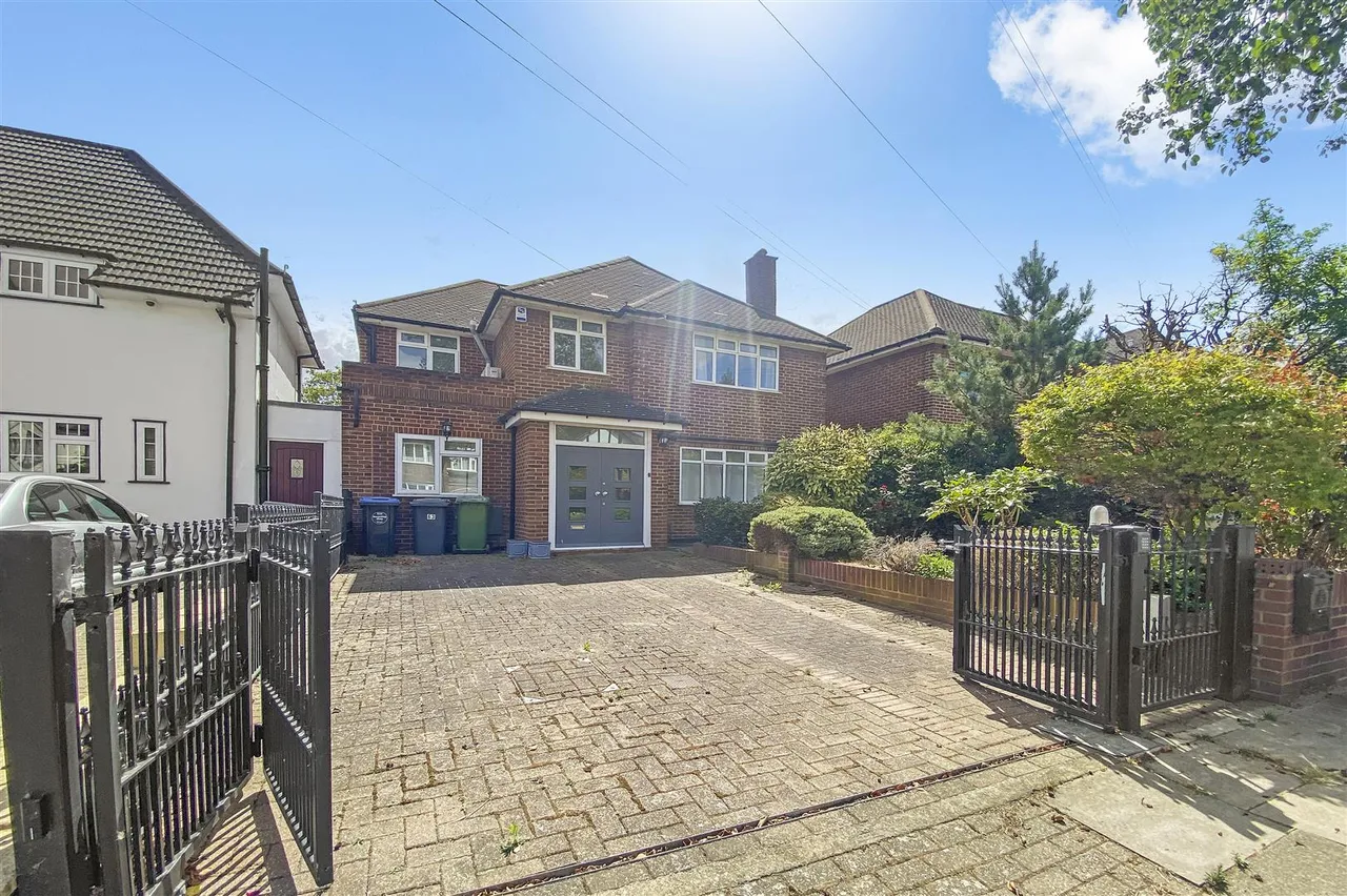 6 bed house for sale, Amery Road, Harrow, HA1