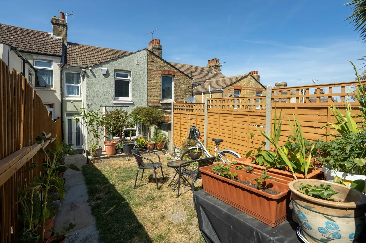 Beaconsfield Road, Chatham, Kent, ME4 5SW, photo 12