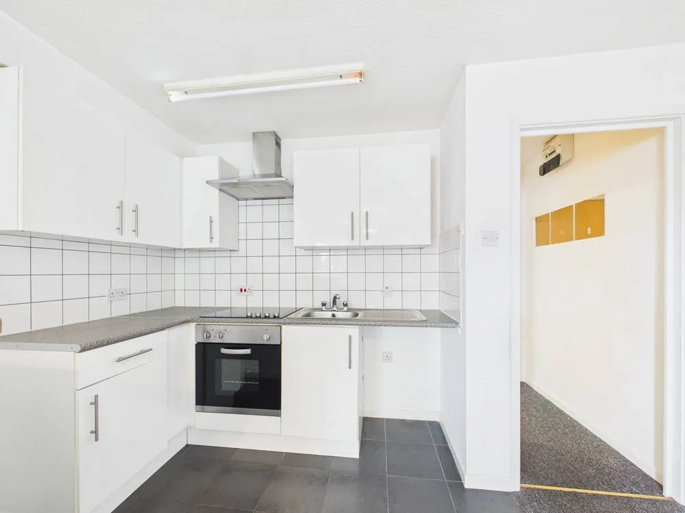 Flat 8, Millbrook Court Millbrook Street, Cheltenham, GL50 3RR, photo 3