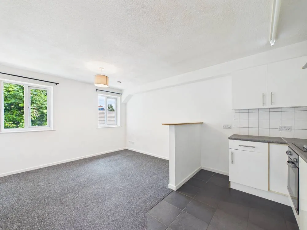Flat 8, Millbrook Court Millbrook Street, Cheltenham, GL50 3RR, photo 8