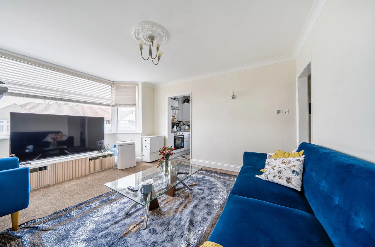 Camrose Avenue, Erith, DA8, photo 9