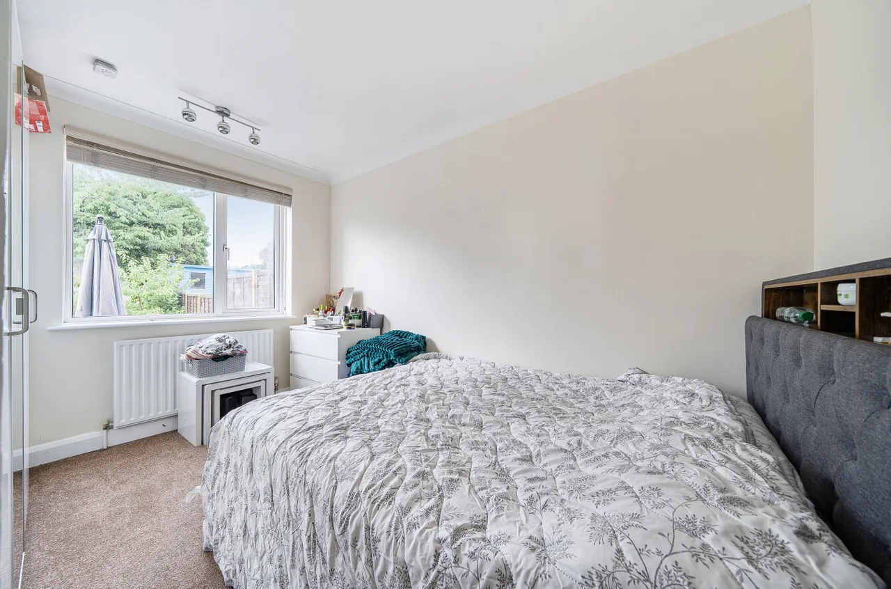 Camrose Avenue, Erith, DA8, photo 21