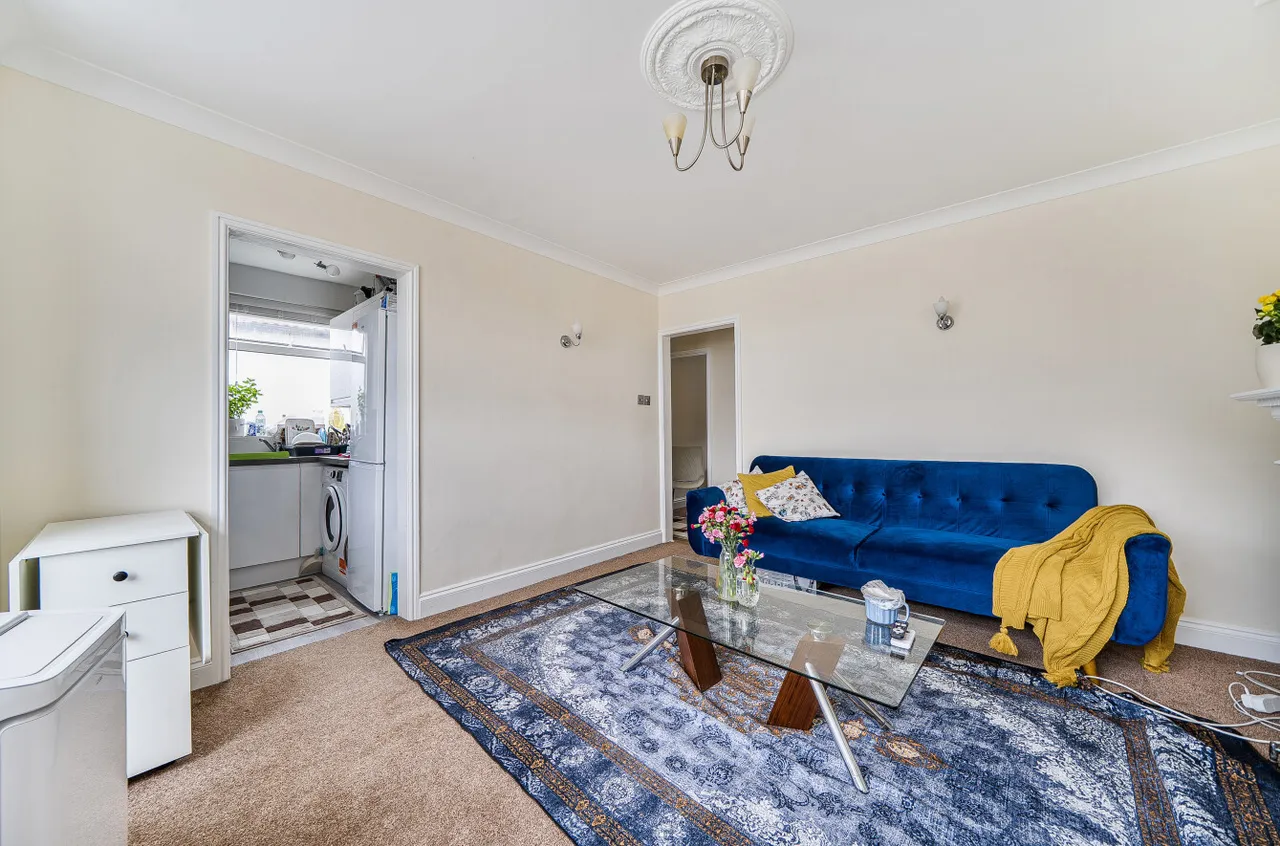 Camrose Avenue, Erith, DA8, photo 7