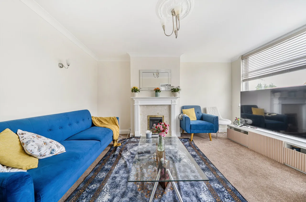 Camrose Avenue, Erith, DA8, photo 13