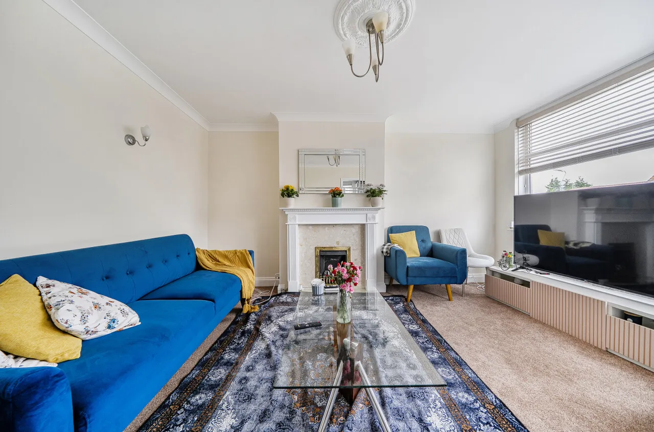 Camrose Avenue, Erith, DA8, photo 10