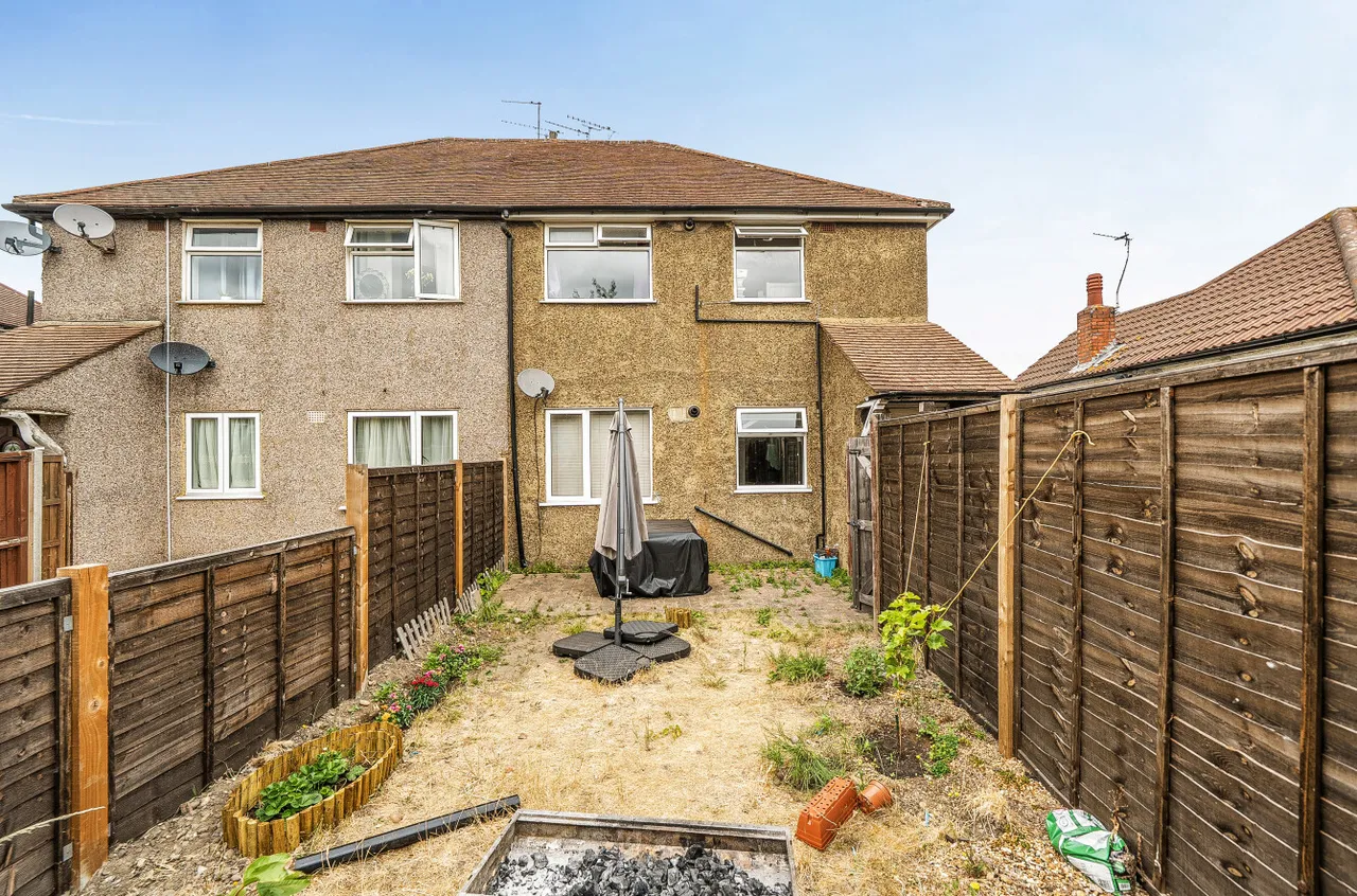 Camrose Avenue, Erith, DA8, photo 12