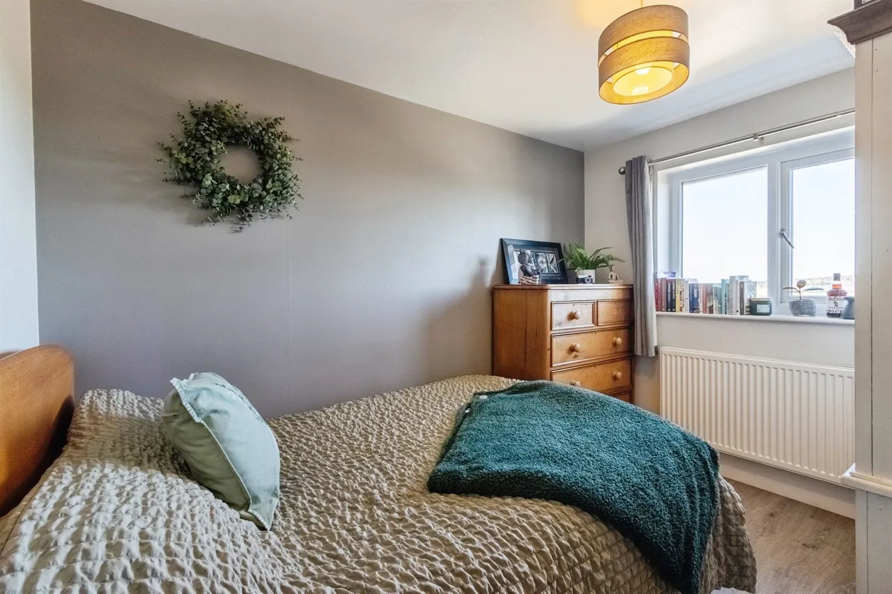 Melvinia Crescent, Barnsley, photo 12