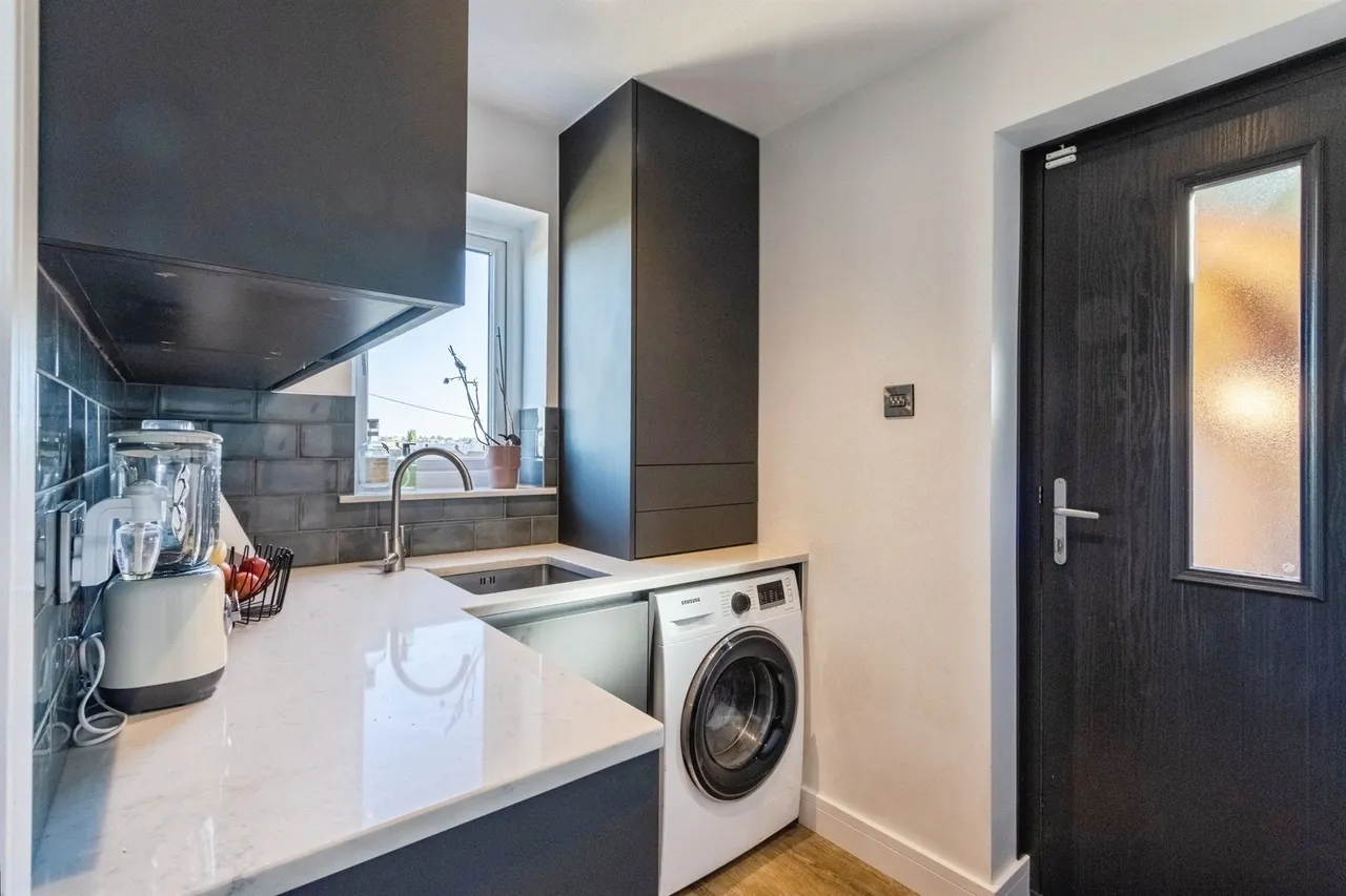 Melvinia Crescent, Barnsley, photo 11