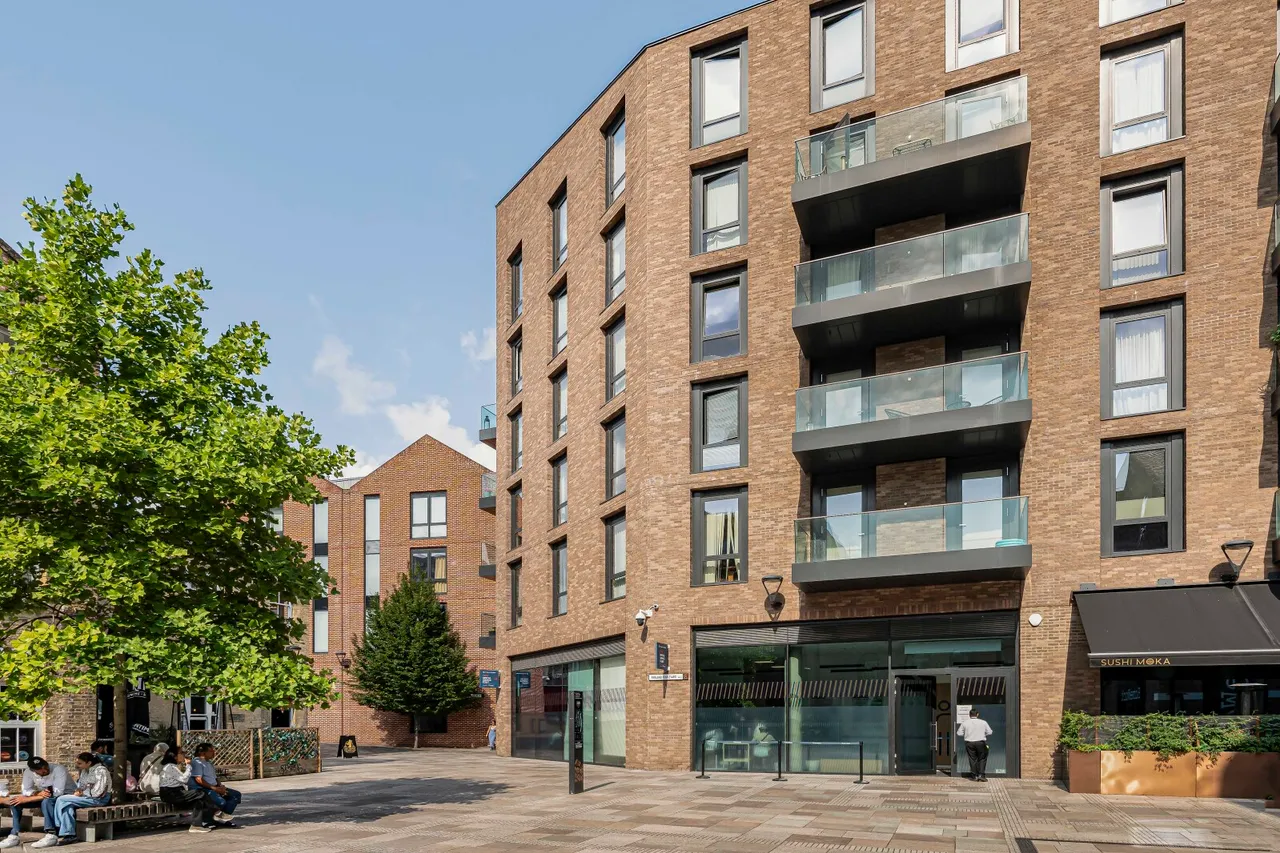 Drapers Yard, London, SW18, photo 19