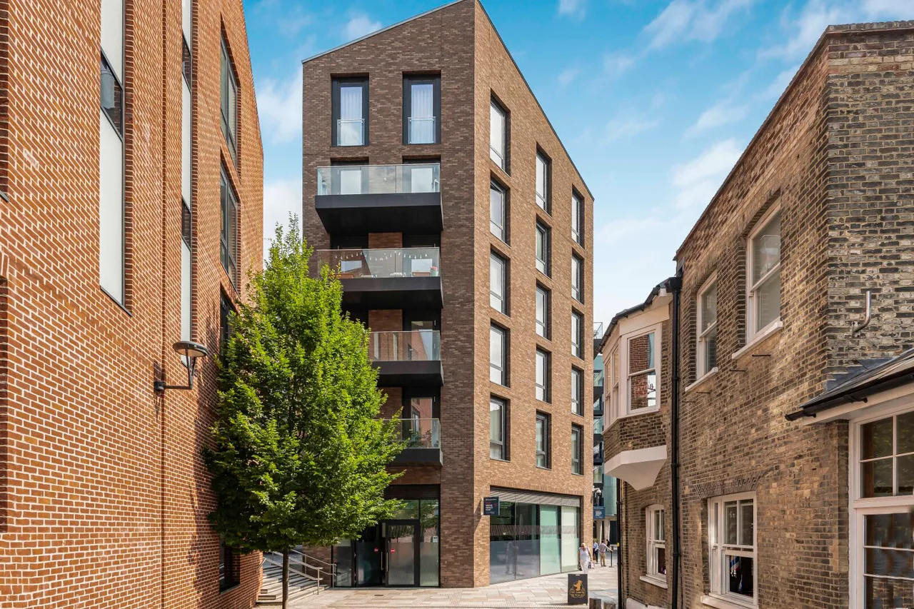 Drapers Yard, London, SW18, photo 20