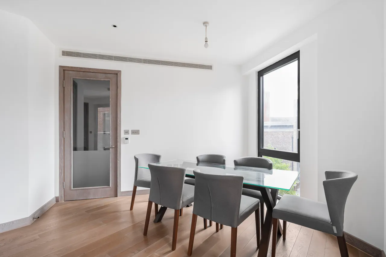 Drapers Yard, London, SW18, photo 9