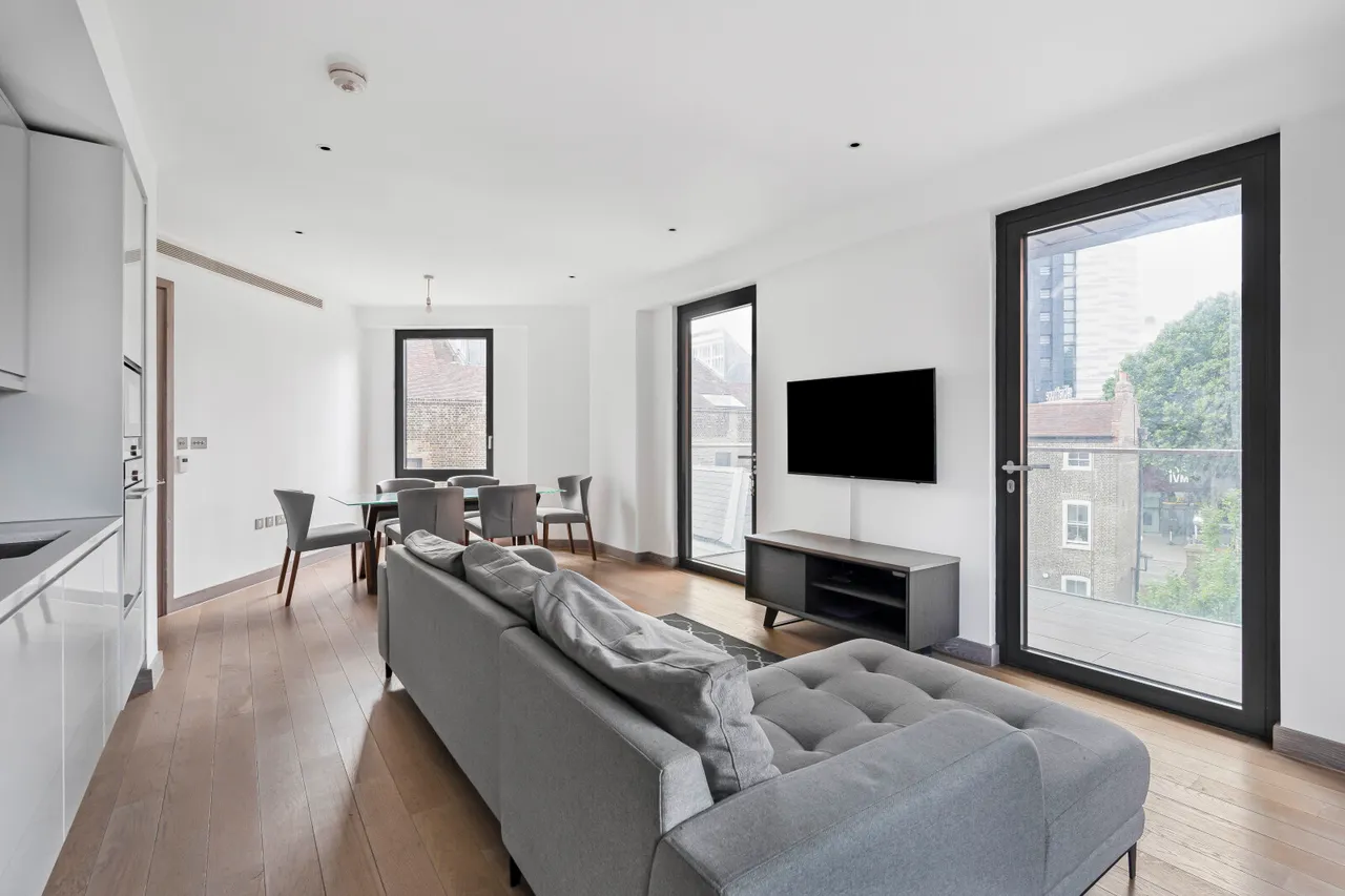 Drapers Yard, London, SW18, photo 6