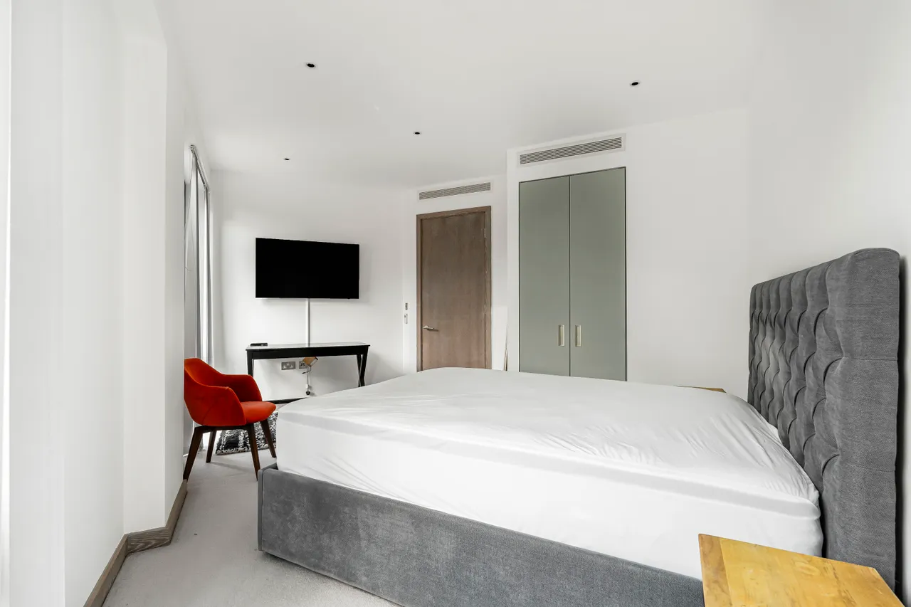 Drapers Yard, London, SW18, photo 16