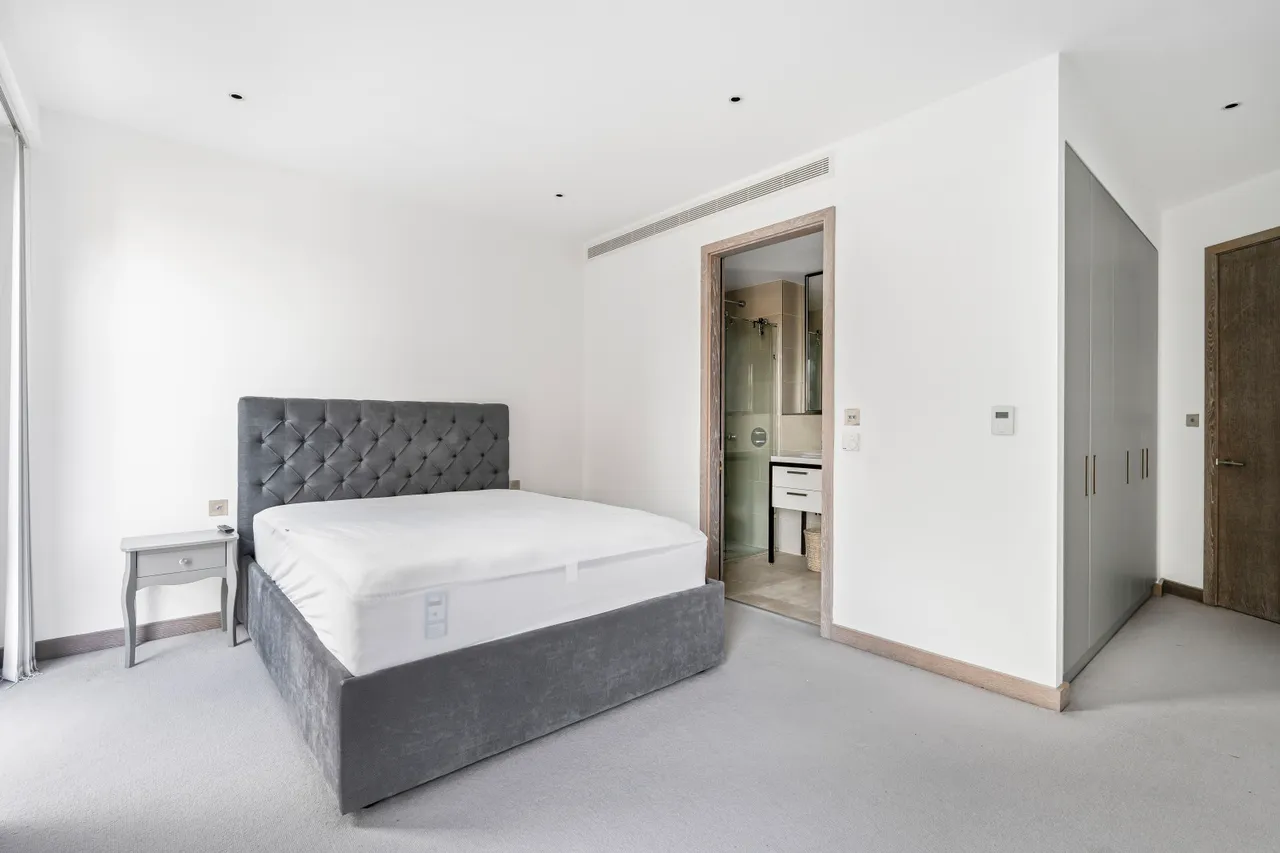 Drapers Yard, London, SW18, photo 13