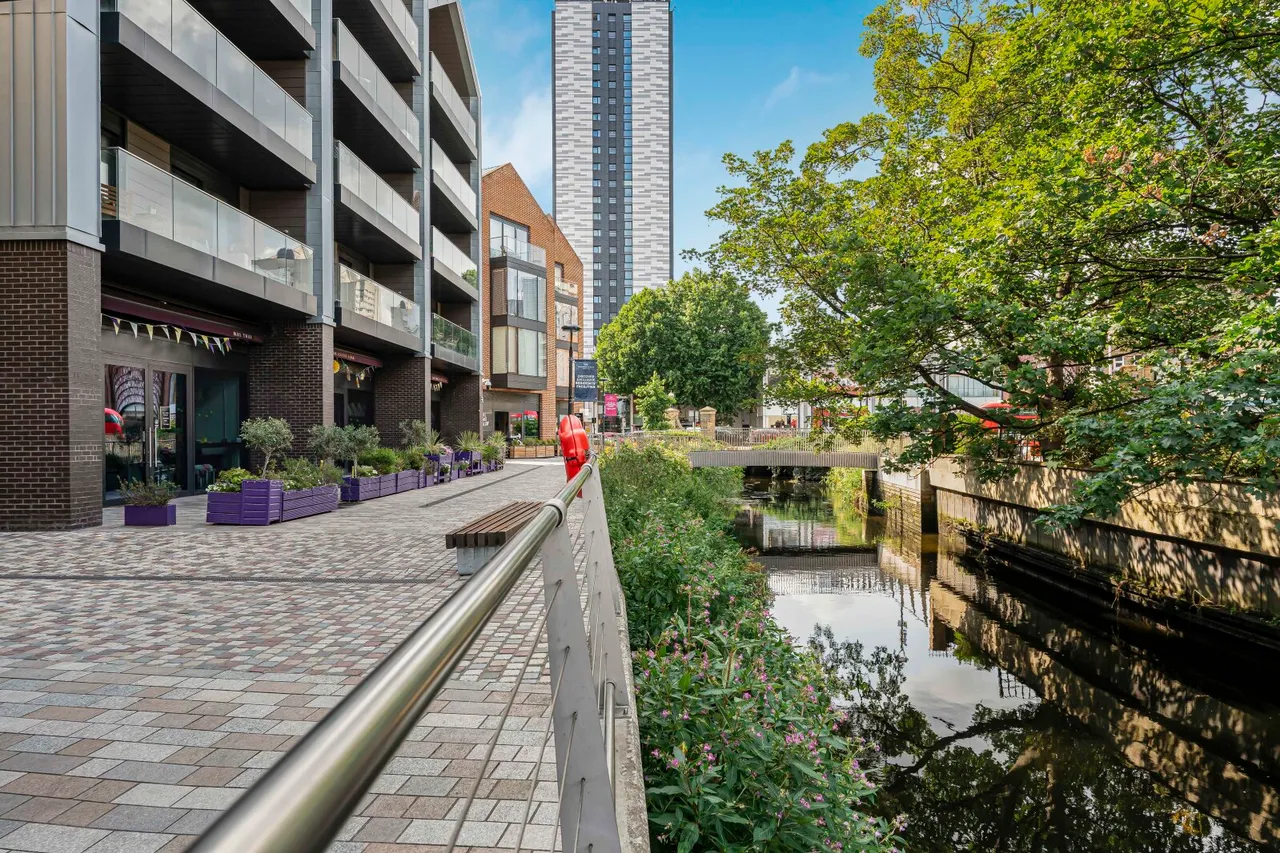 Drapers Yard, London, SW18, photo 22