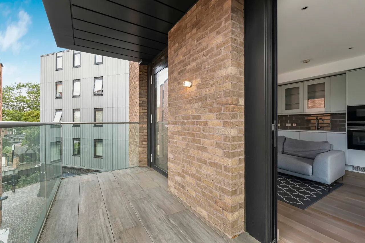 Drapers Yard, London, SW18, photo 18