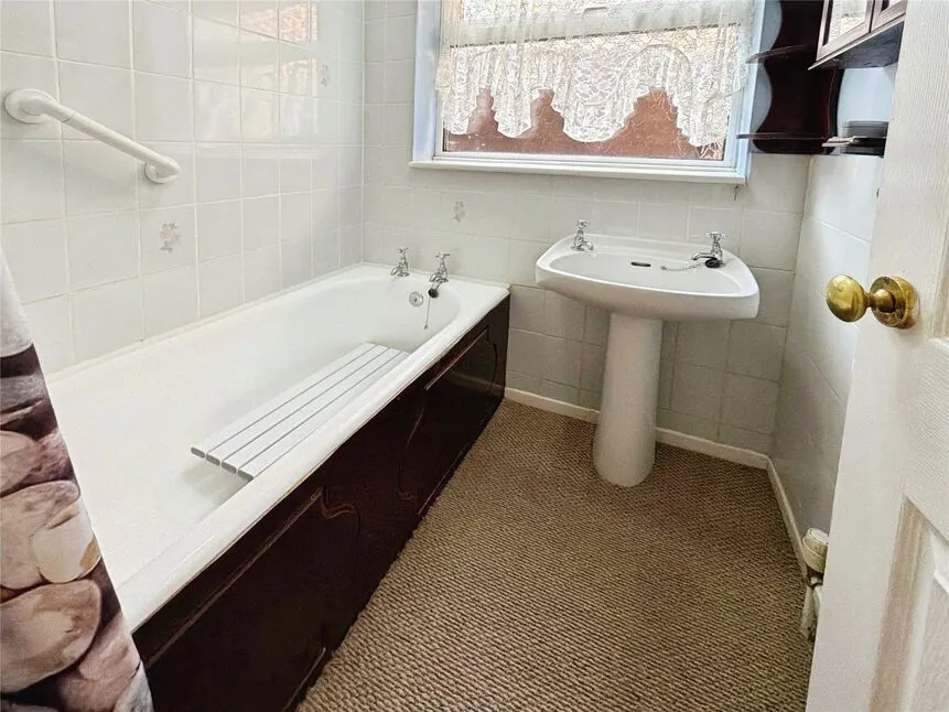 Clematis Close, Branston, LN4, photo 9