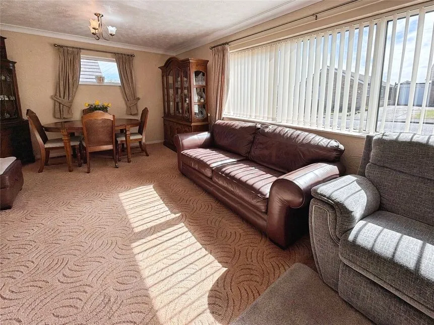 Clematis Close, Branston, LN4, photo 3