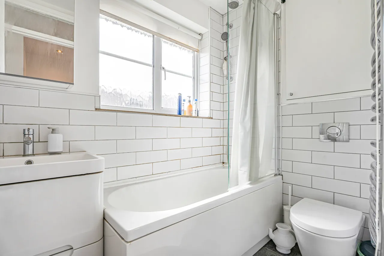 Nicholson Mews, Egham, TW20, photo 5
