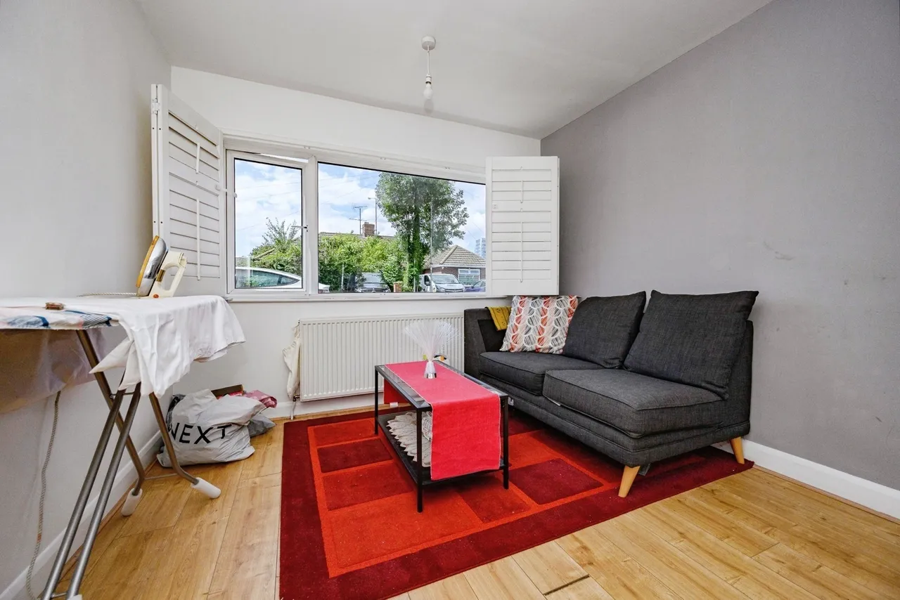 Vincent Road, Luton, Bedfordshire, LU4, photo 4