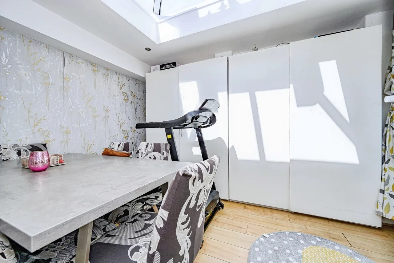 Vincent Road, Luton, Bedfordshire, LU4, photo 8