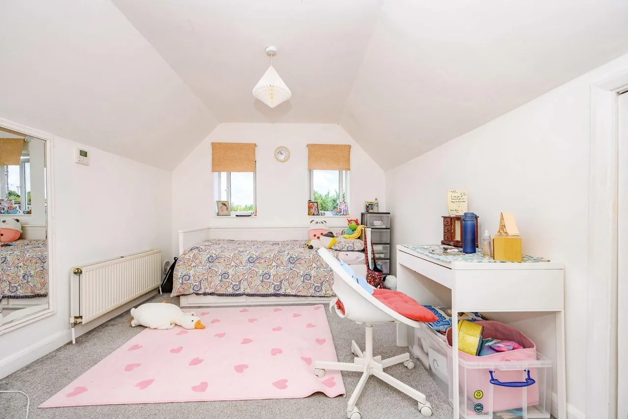 Vincent Road, Luton, Bedfordshire, LU4, photo 6