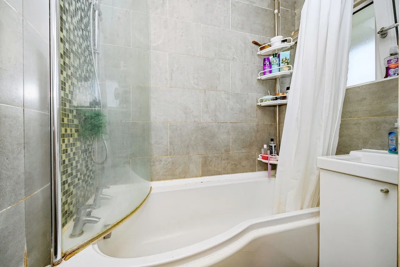 Vincent Road, Luton, Bedfordshire, LU4, photo 5