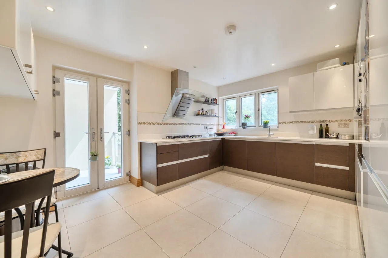 Eastbury Avenue, Northwood, HA6, photo 4