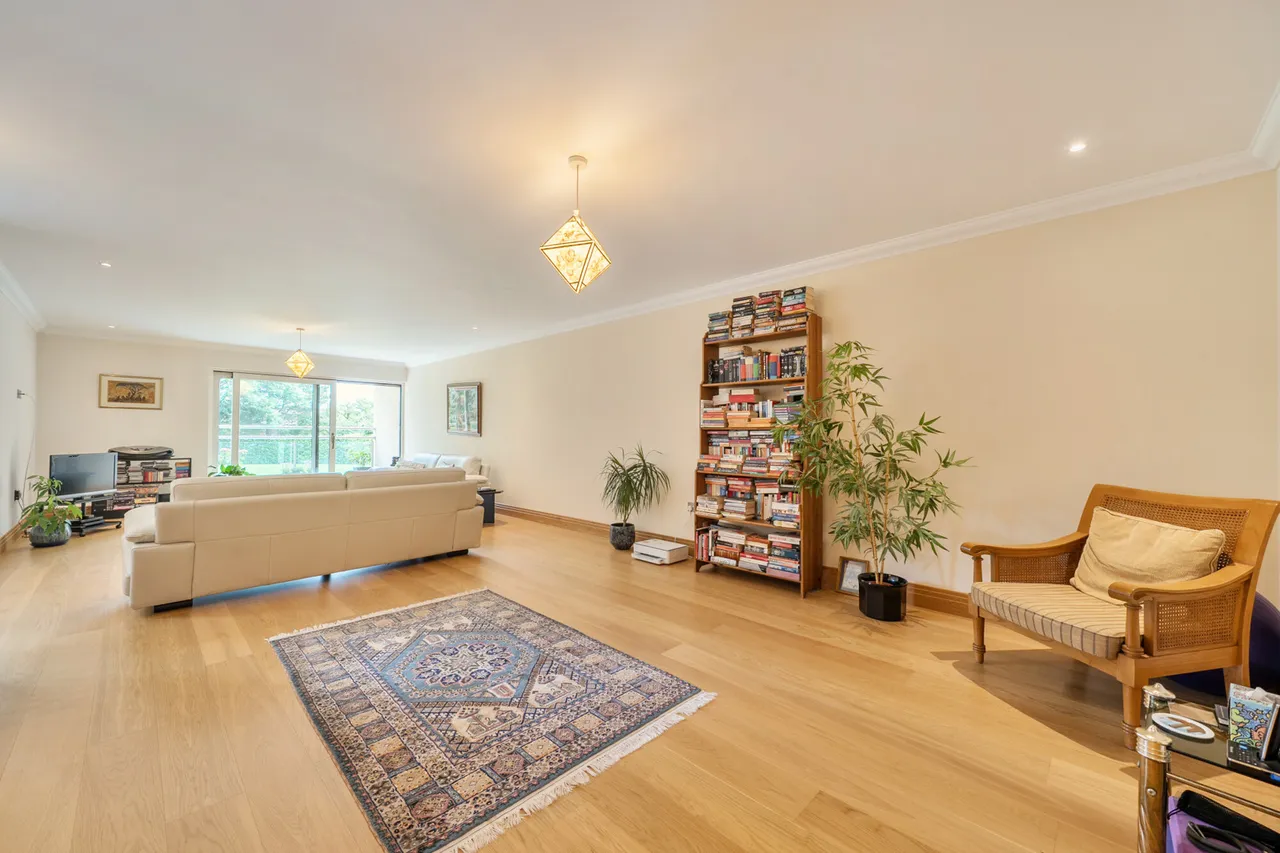 Eastbury Avenue, Northwood, HA6, photo 19