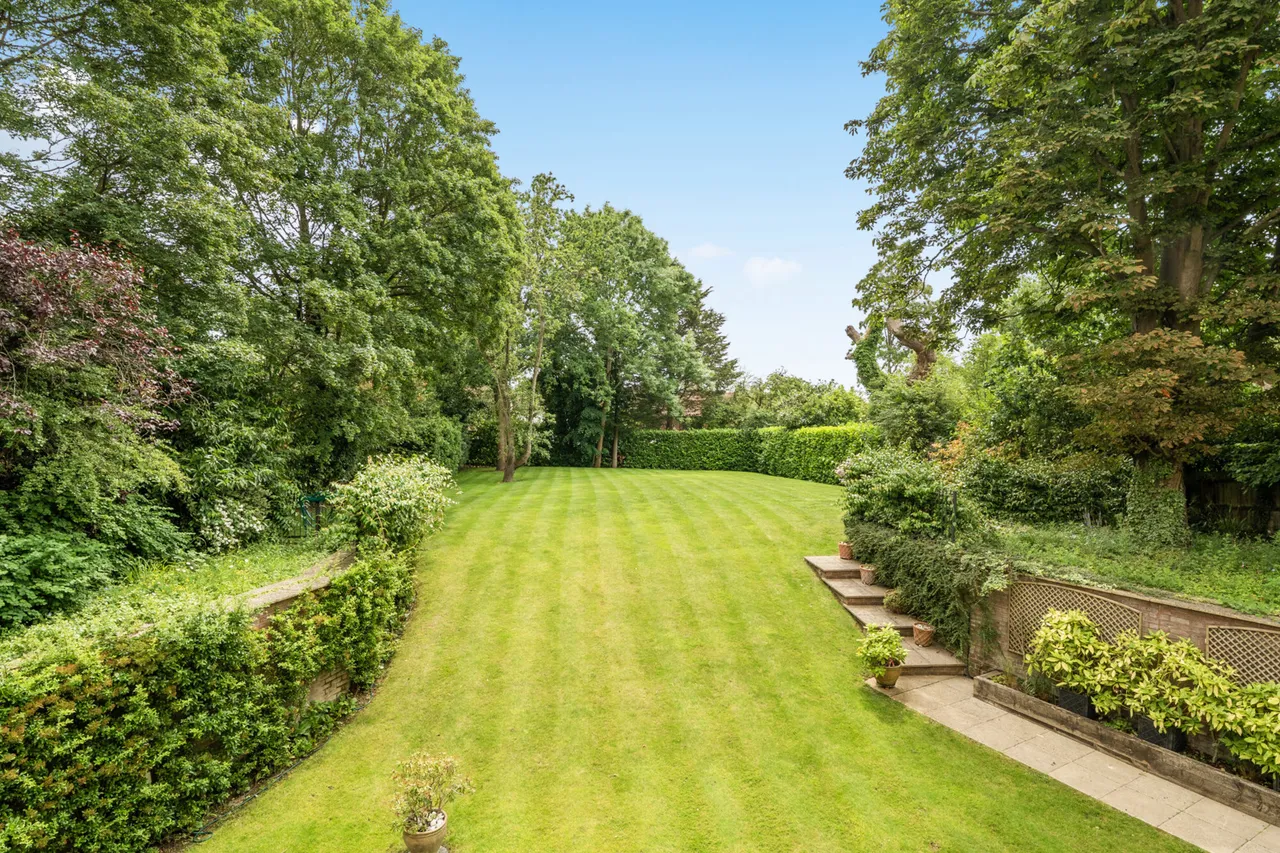 Eastbury Avenue, Northwood, HA6, photo 11