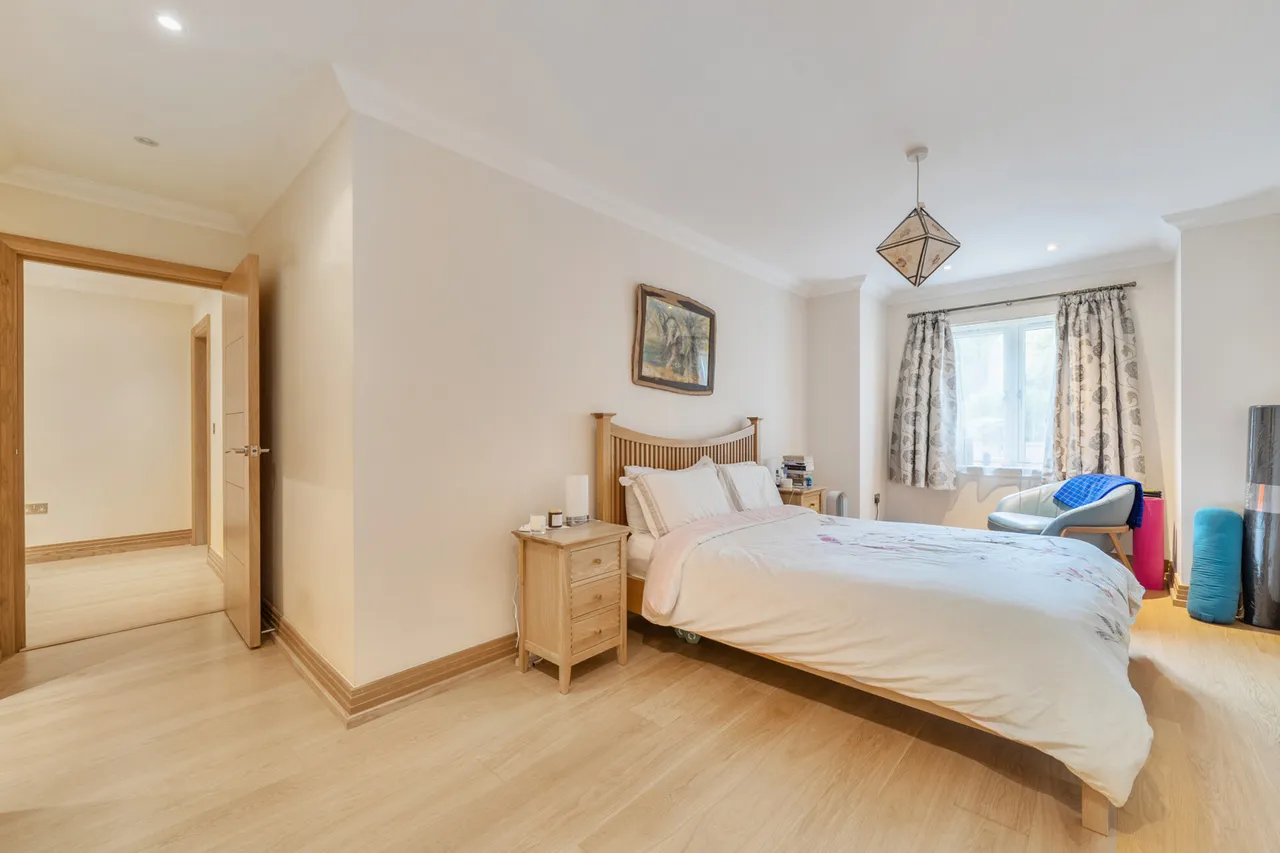 Eastbury Avenue, Northwood, HA6, photo 22