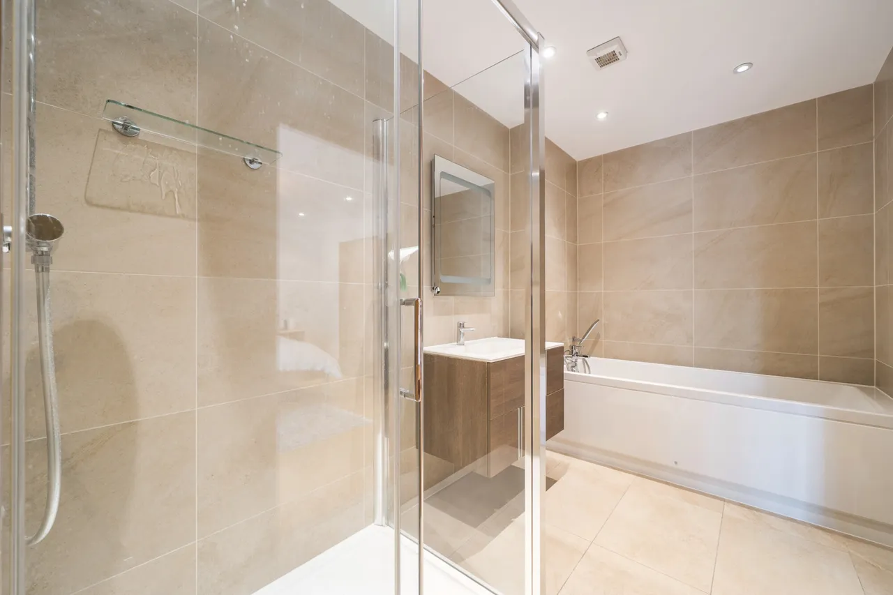 Eastbury Avenue, Northwood, HA6, photo 8