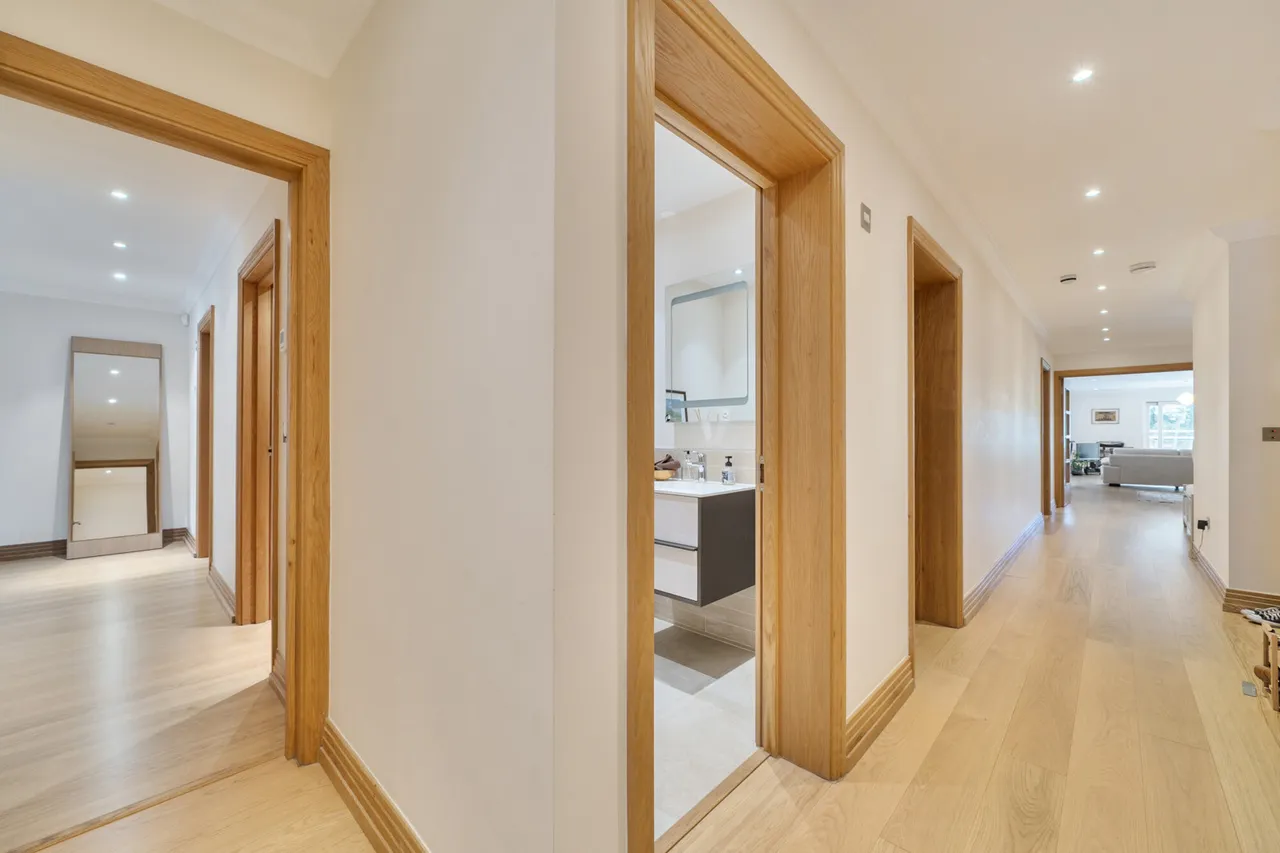 Eastbury Avenue, Northwood, HA6, photo 9