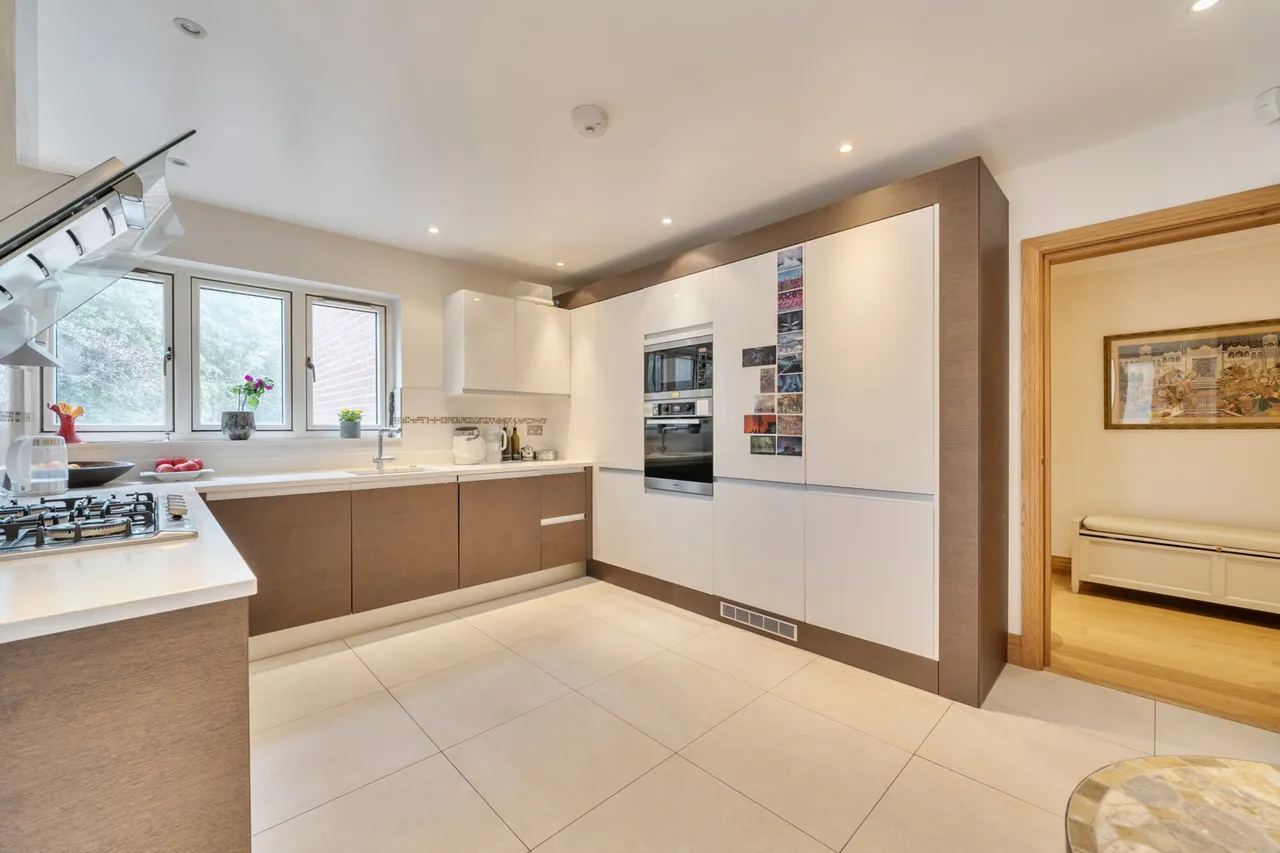Eastbury Avenue, Northwood, HA6, photo 13