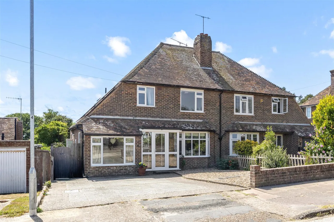 4 bed house for sale — Newlands Avenue, Bexhill-On-Sea, East Sussex, TN39 4HA