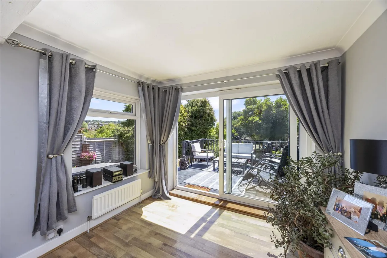 Newlands Avenue, Bexhill-On-Sea, East Sussex, TN39 4HA, photo 6