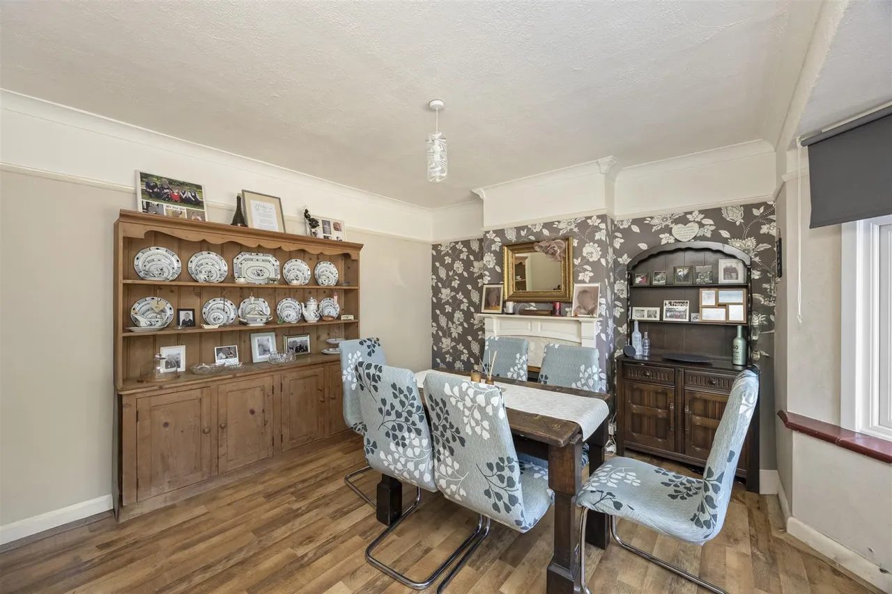Newlands Avenue, Bexhill-On-Sea, East Sussex, TN39 4HA, photo 4