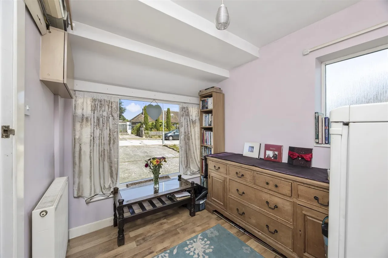 Newlands Avenue, Bexhill-On-Sea, East Sussex, TN39 4HA, photo 5