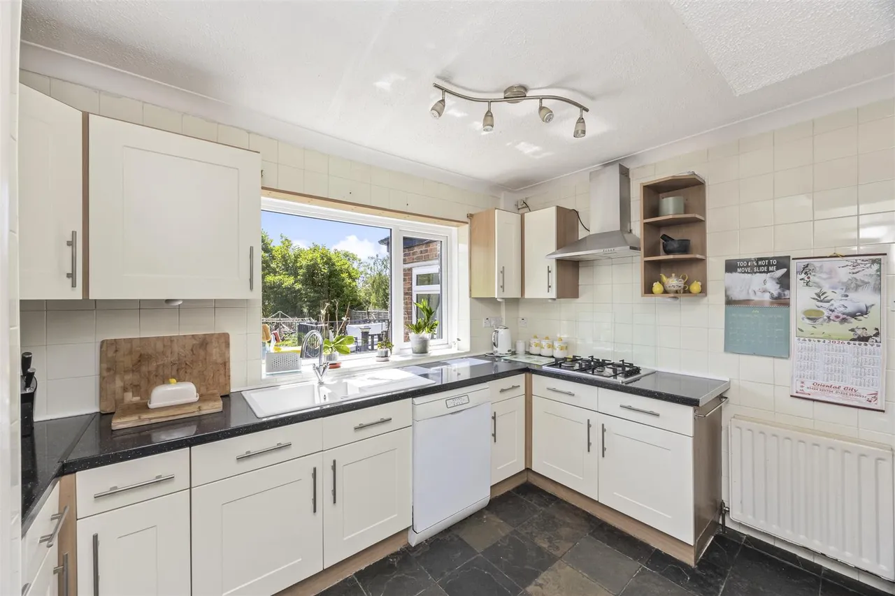 Newlands Avenue, Bexhill-On-Sea, East Sussex, TN39 4HA, photo 7