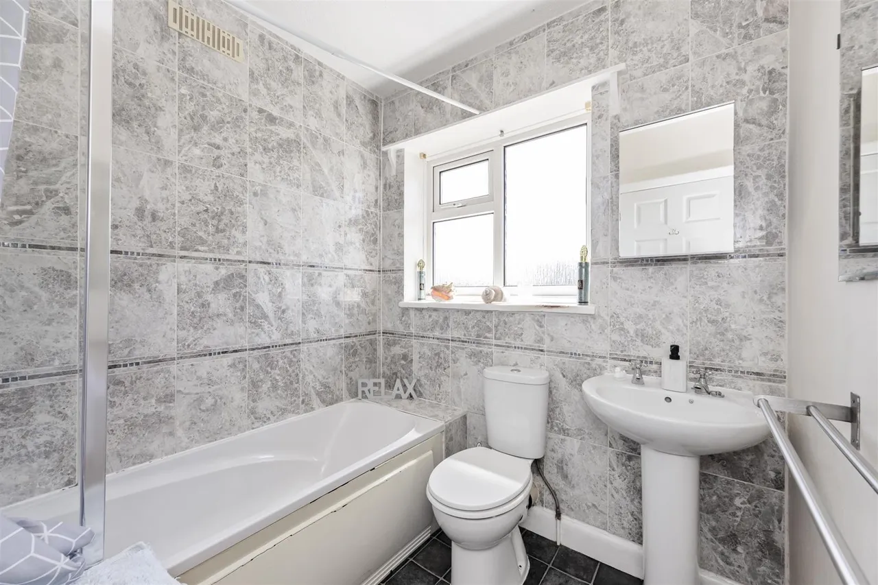 Newlands Avenue, Bexhill-On-Sea, East Sussex, TN39 4HA, photo 11
