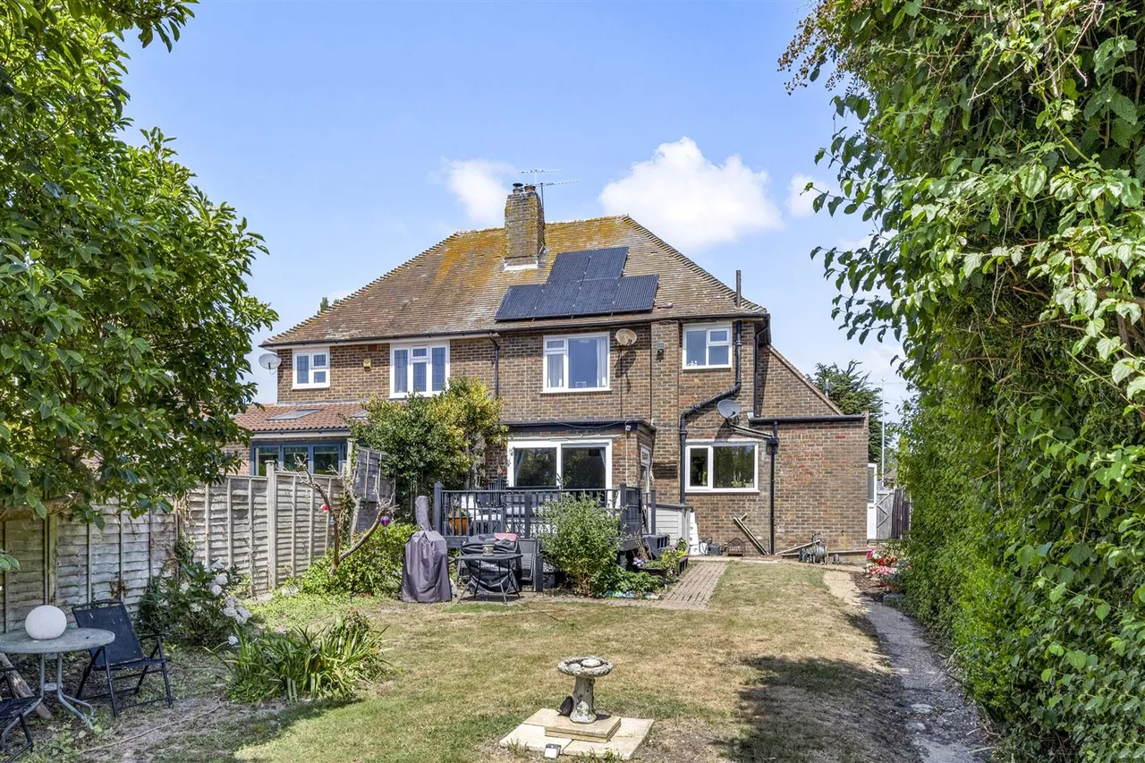 Newlands Avenue, Bexhill-On-Sea, East Sussex, TN39 4HA, photo 14