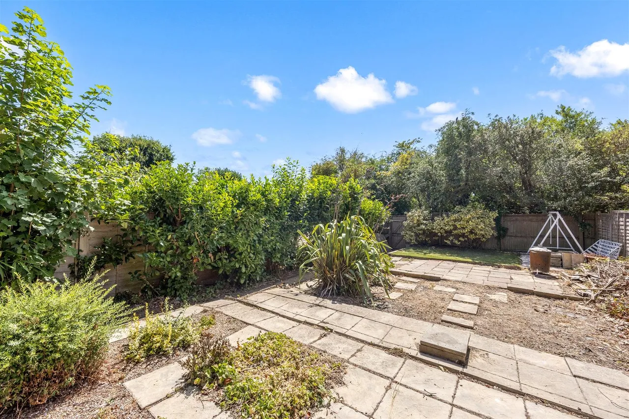 Newlands Avenue, Bexhill-On-Sea, East Sussex, TN39 4HA, photo 13