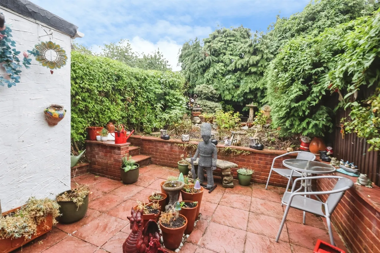 Ox Leasow, South Woodgate, B32, photo 12