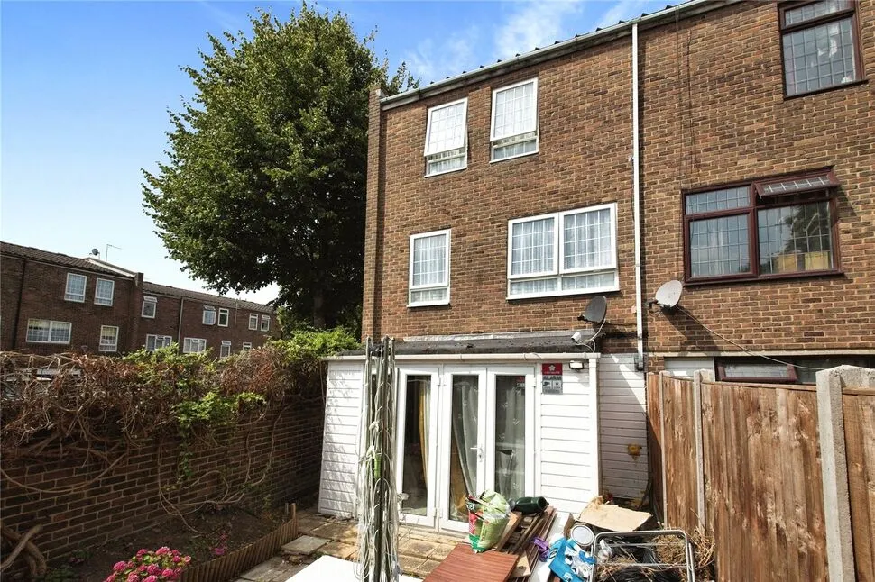 St Edmunds Close, Erith, DA18, photo 2