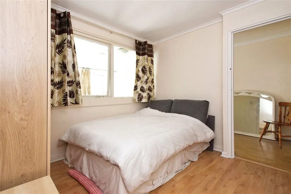 St Edmunds Close, Erith, DA18, photo 7