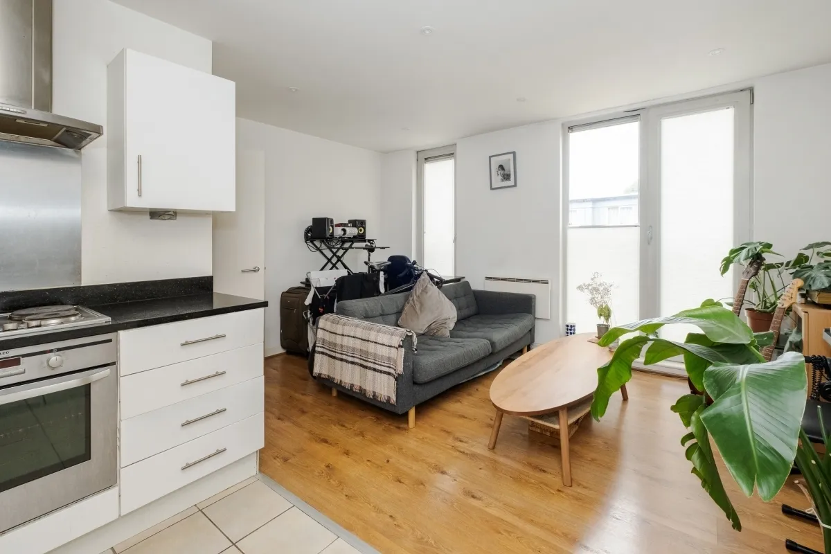 1 bed flat to rent — Manor Road London N16