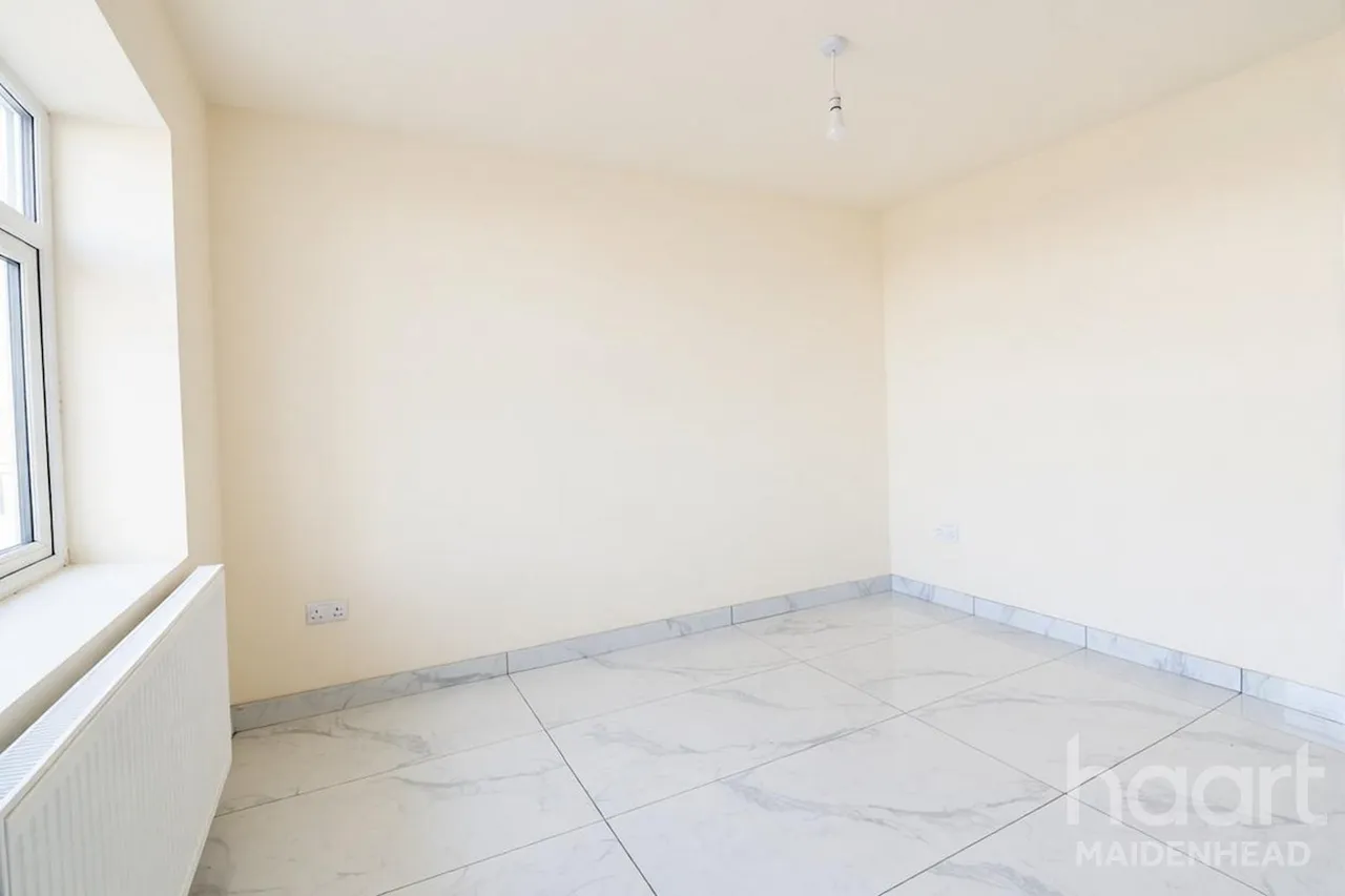 Mirador Crescent, Slough, SL2, photo 6