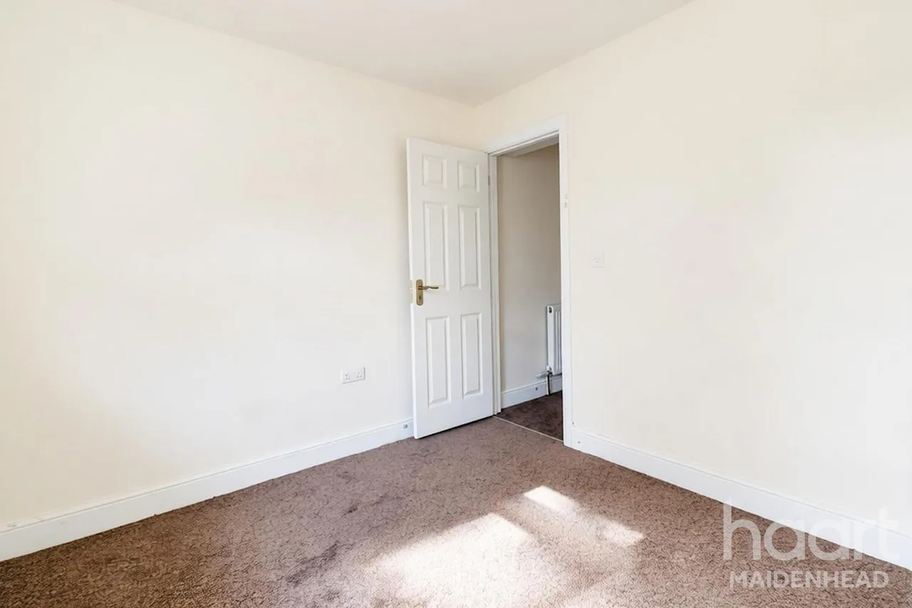 Mirador Crescent, Slough, SL2, photo 16