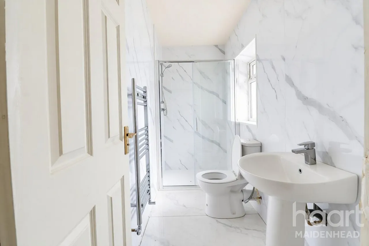Mirador Crescent, Slough, SL2, photo 9